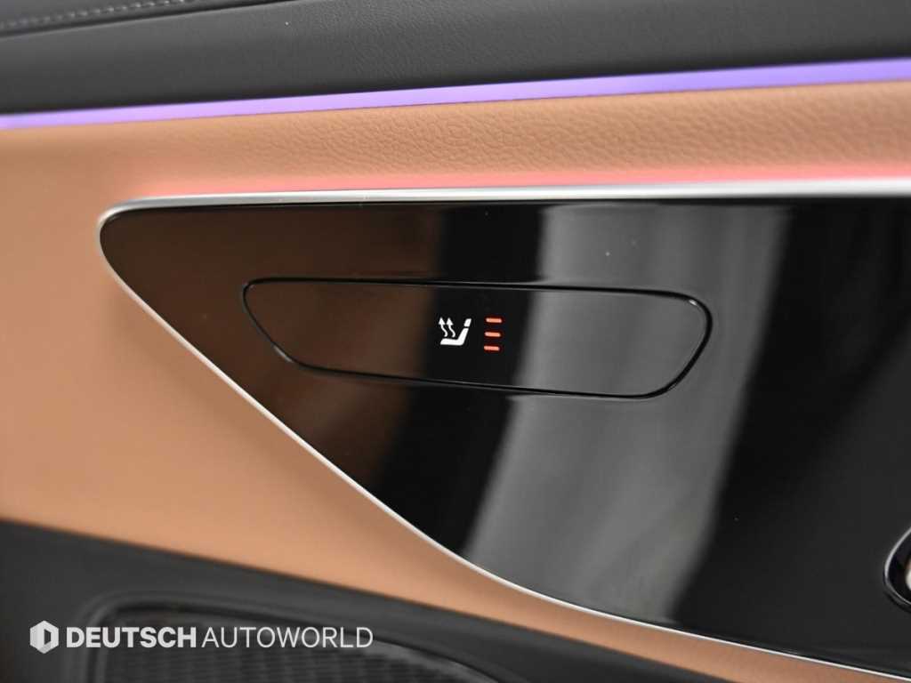 Mercedes-Benz E-Class — photo 16