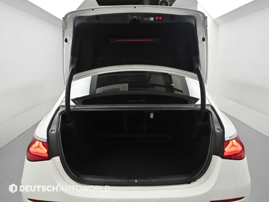 Mercedes-Benz E-Class — photo 19