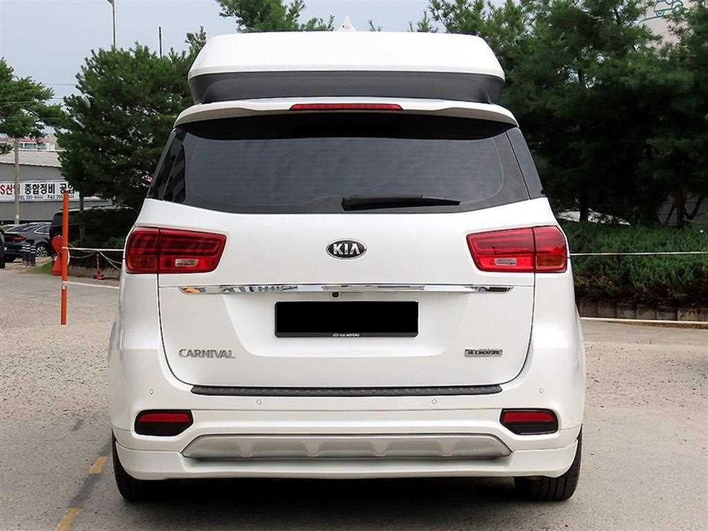 Kia Carnival — photo 04