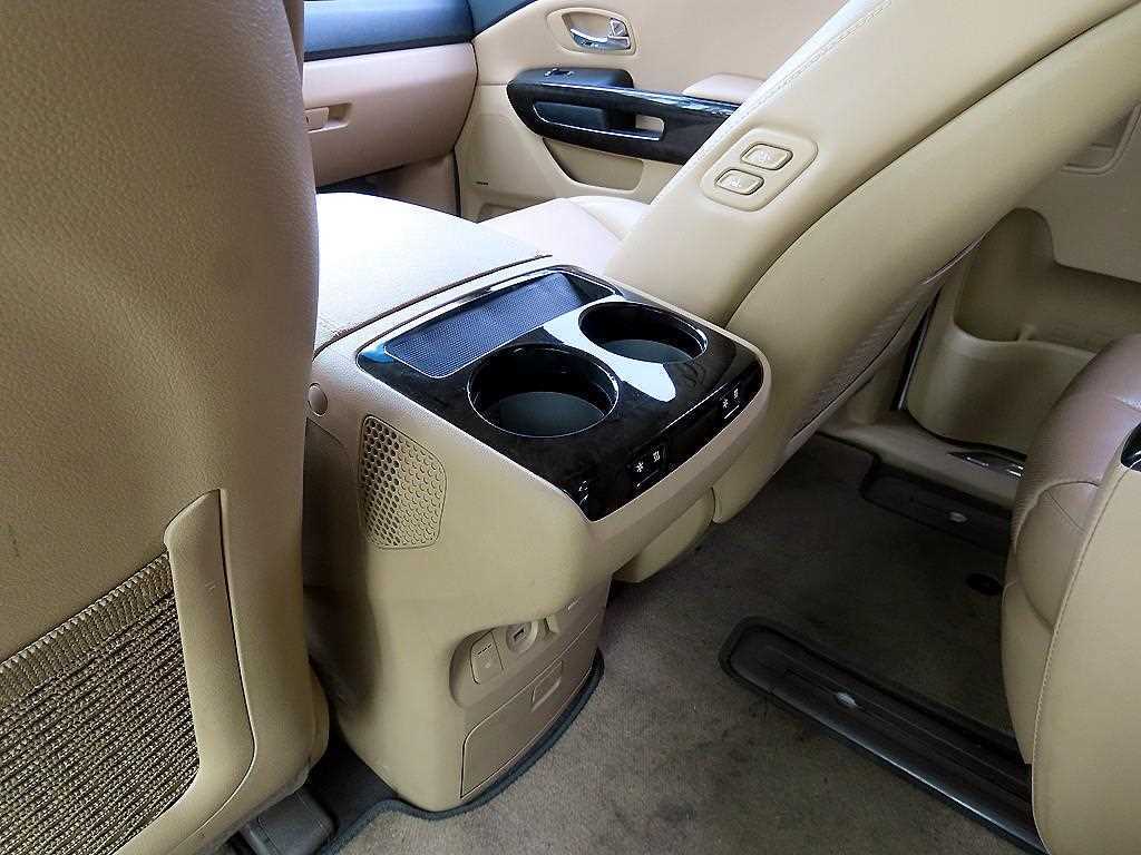 Kia Carnival — photo 14