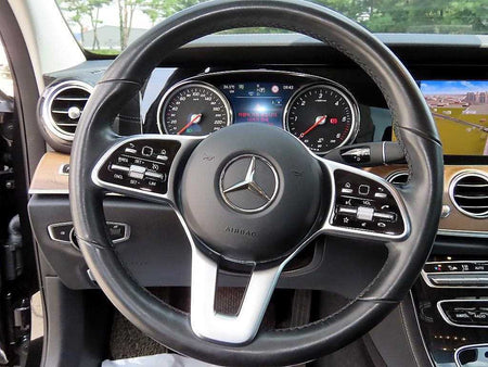 Mercedes-Benz E-Class — photo 08
