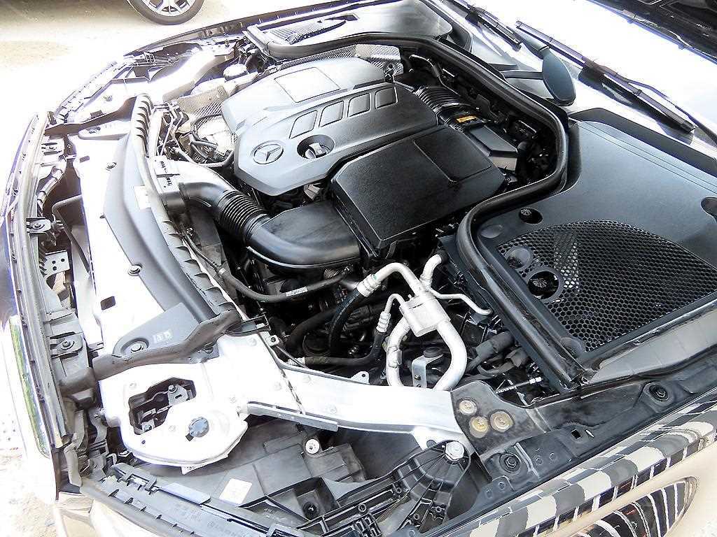 Mercedes-Benz E-Class — photo 19