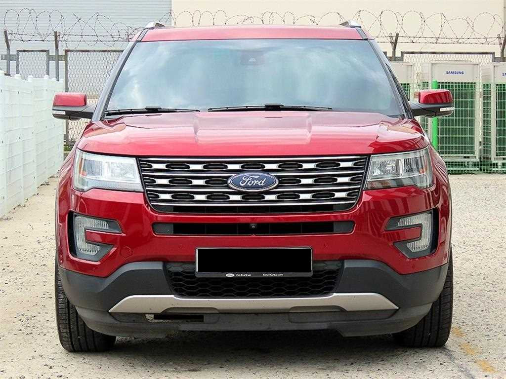 Ford Explorer — photo 01