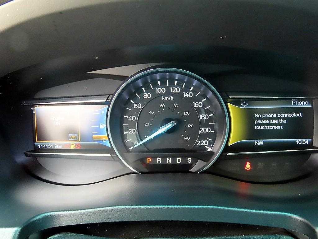 Ford Explorer — photo 09