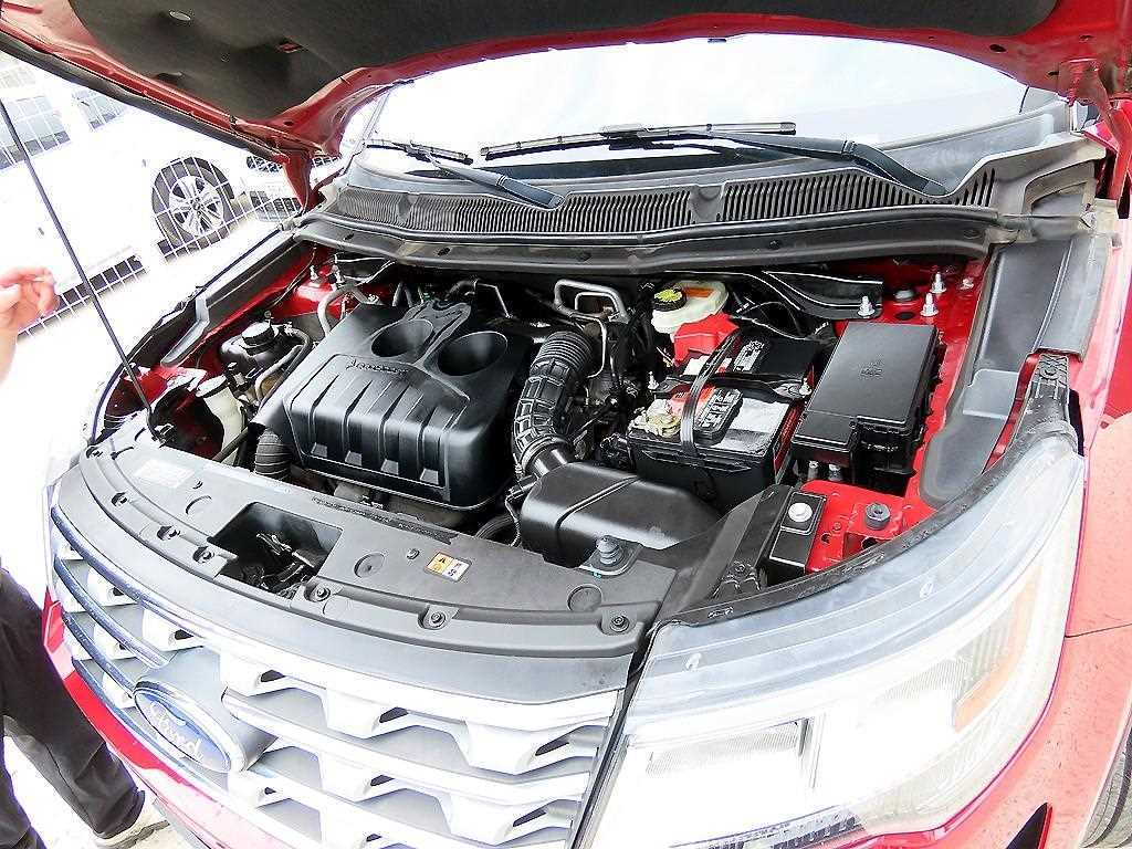 Ford Explorer — photo 19