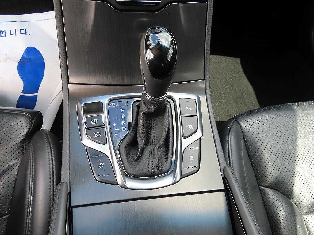 Hyundai Grandeur — photo 10
