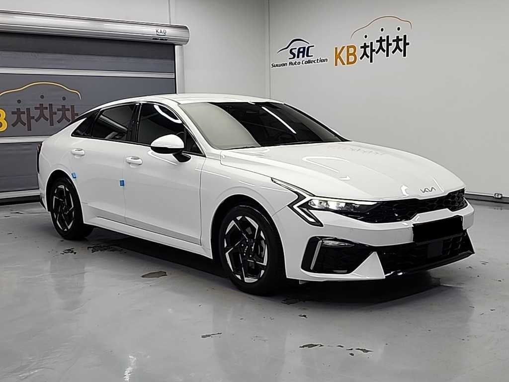 Kia K5 — photo 04