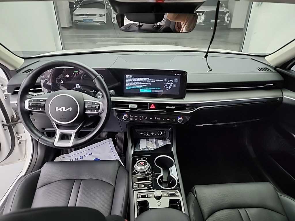 Kia K5 — photo 07