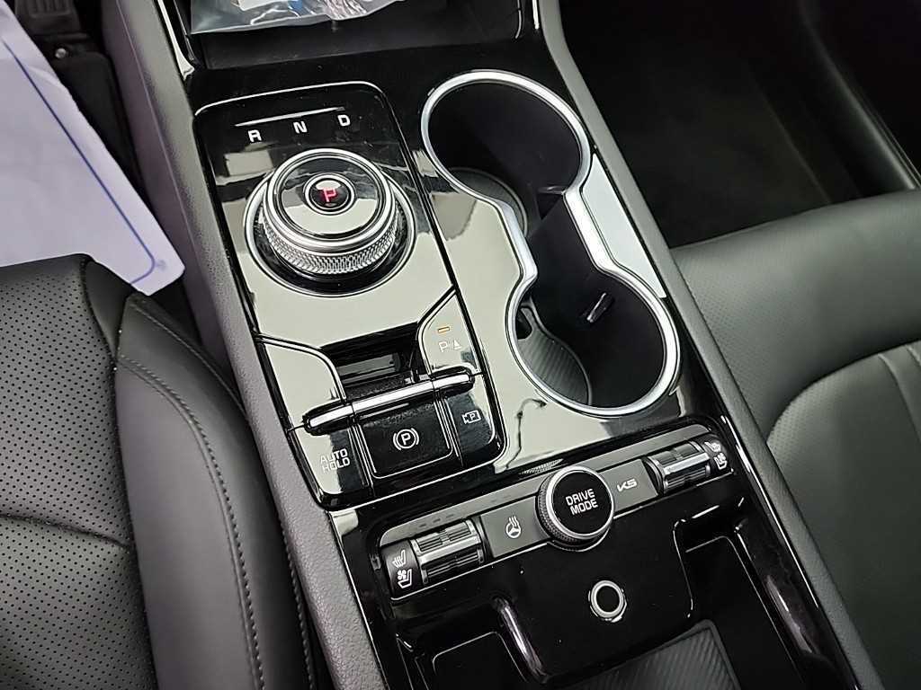 Kia K5 — photo 08