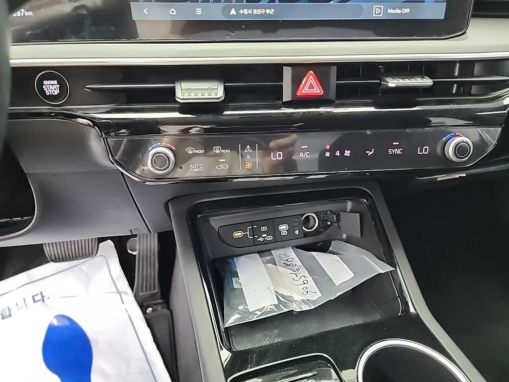 Kia K5 — photo 10