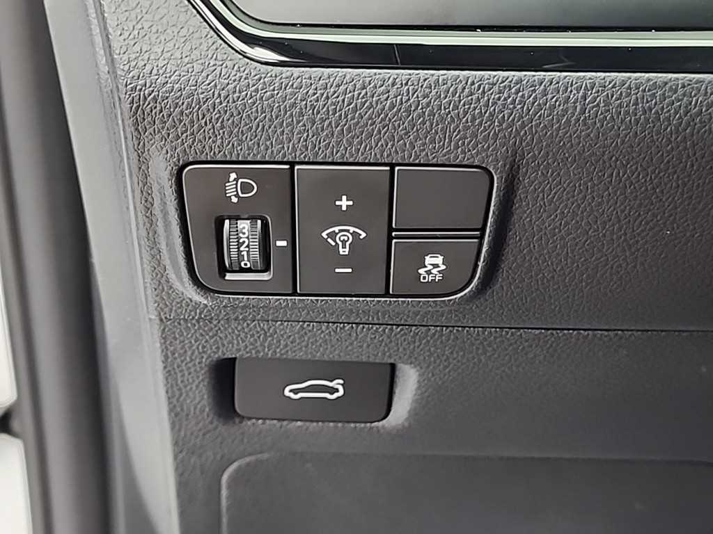 Kia K5 — photo 18