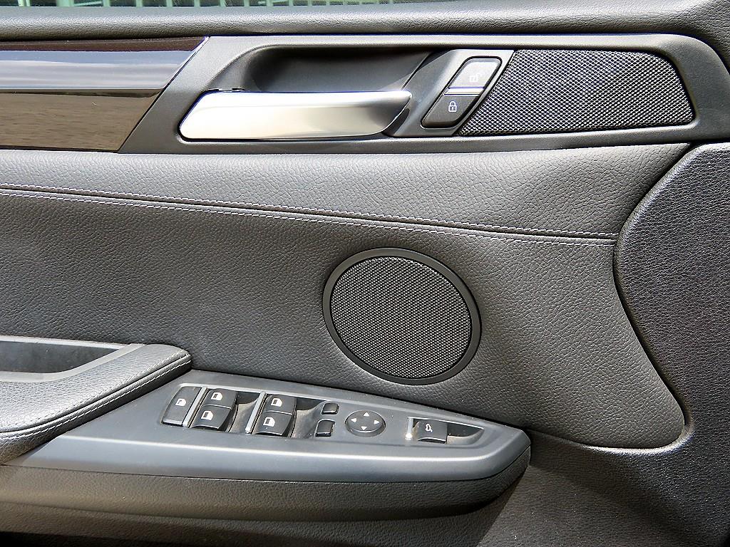 BMW X3 — photo 12