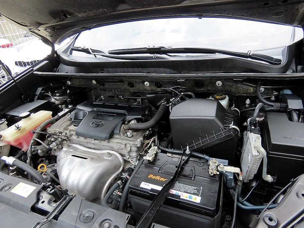 Toyota RAV4 — photo 18