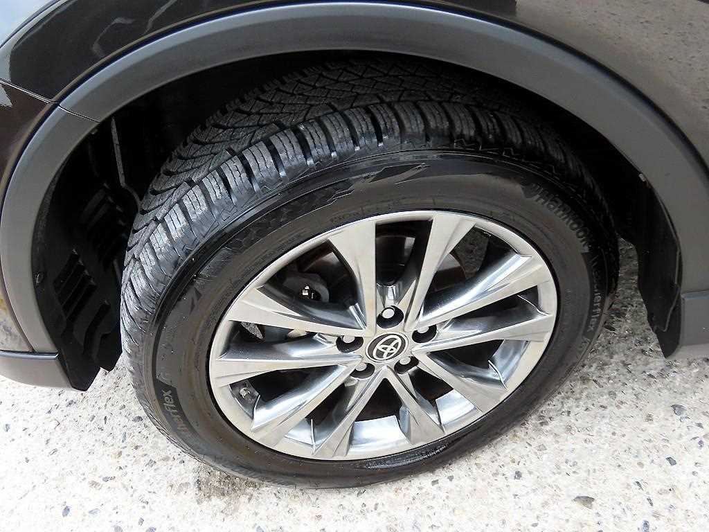 Toyota RAV4 — photo 19