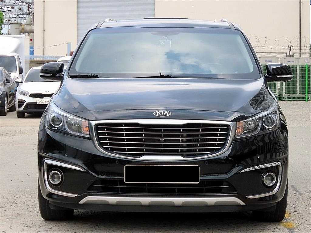 Kia Carnival — photo 01
