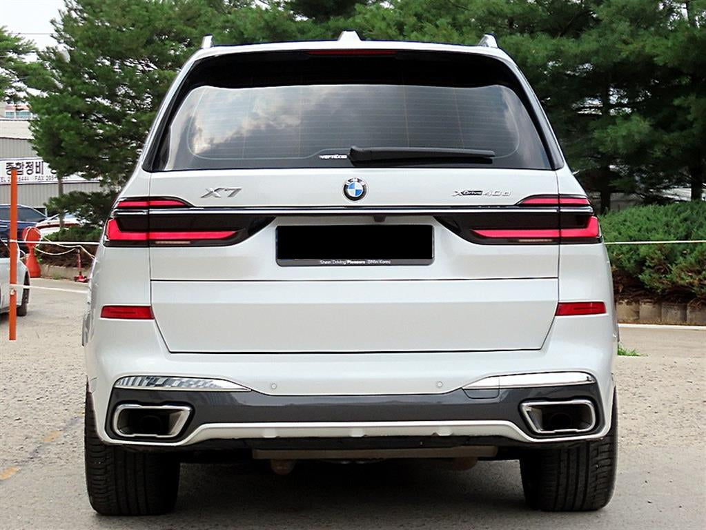 BMW X7 — photo 04