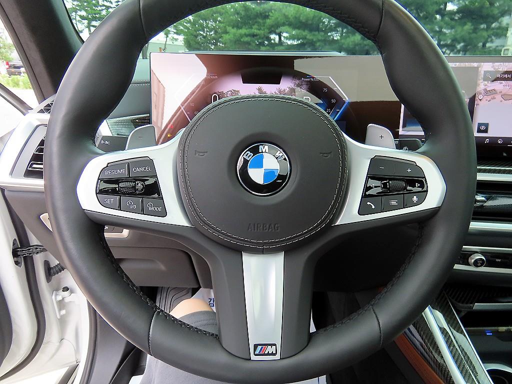 BMW X7 — photo 08