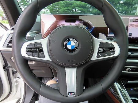 BMW X7 — photo 08