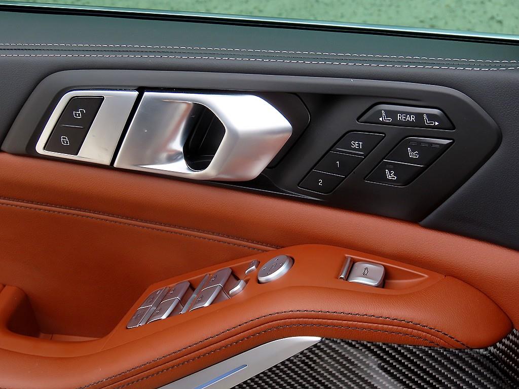 BMW X7 — photo 12