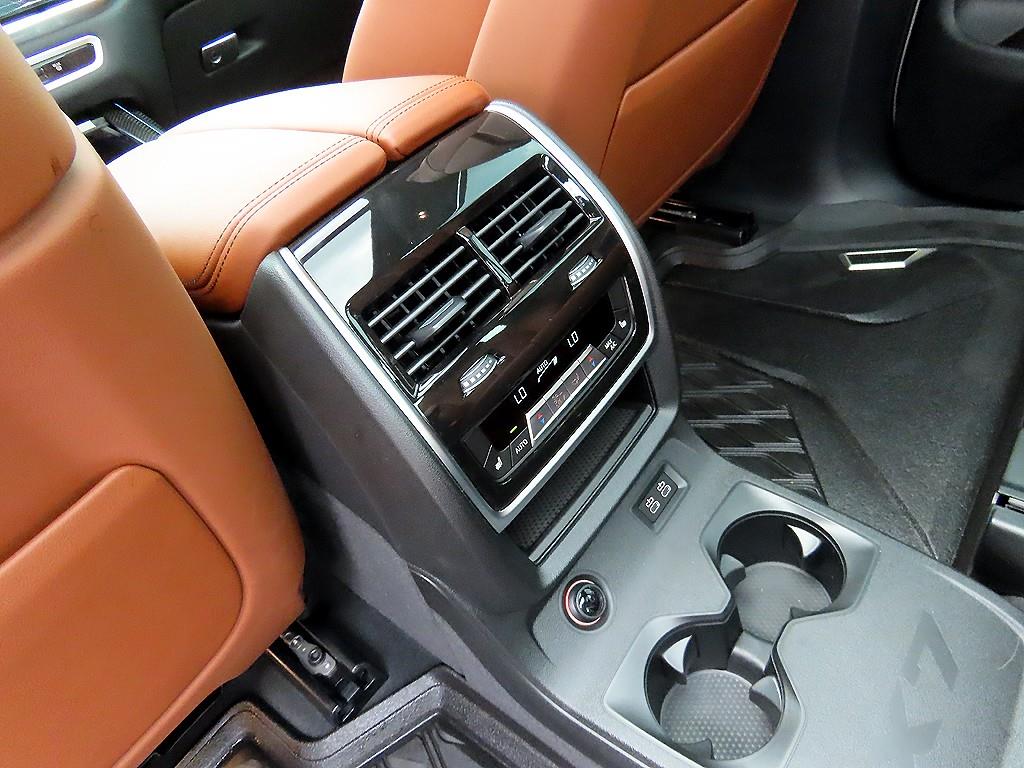BMW X7 — photo 16