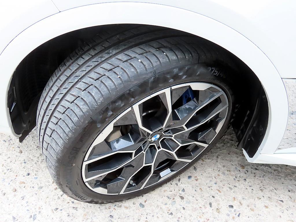 BMW X7 — photo 20