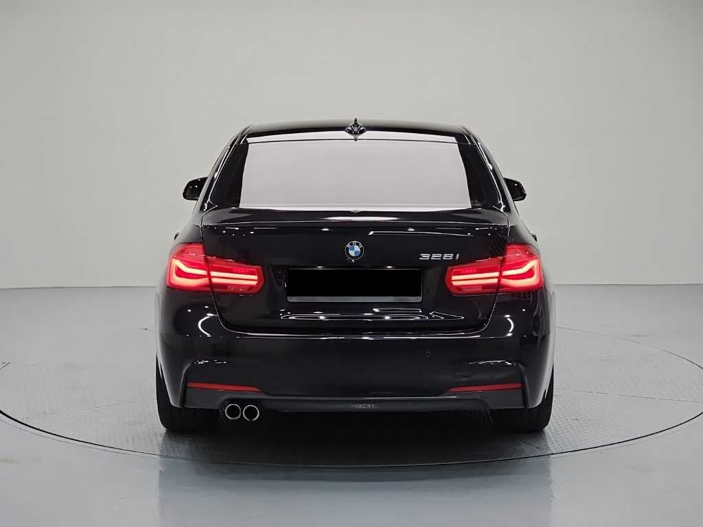 BMW 3-Series — photo 03