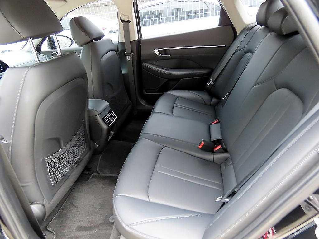 Hyundai Sonata — photo 06