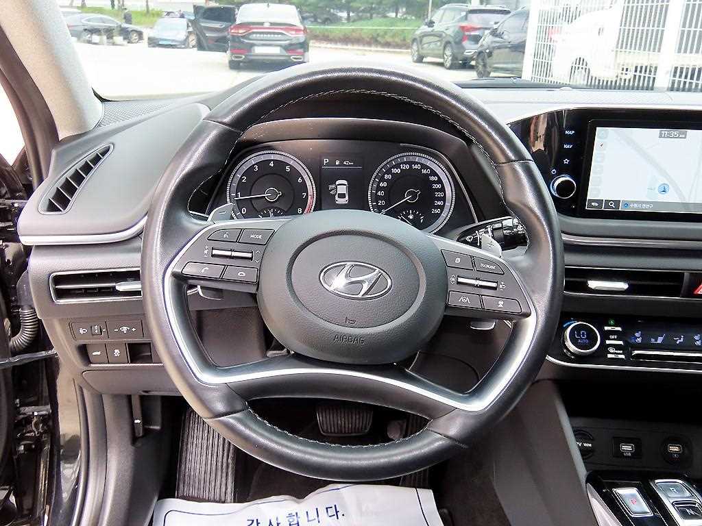 Hyundai Sonata — photo 08