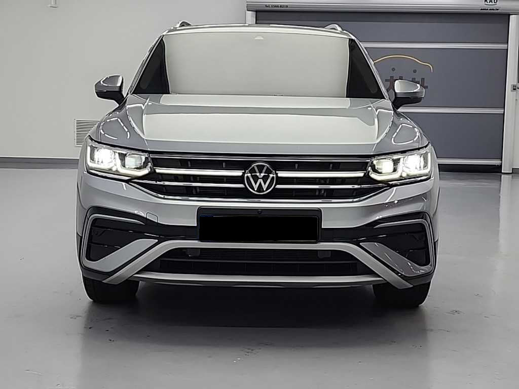 Volkswagen Tiguan — photo 02