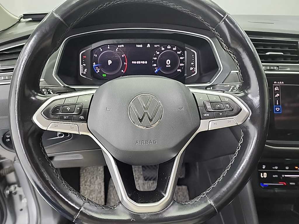 Volkswagen Tiguan — photo 09