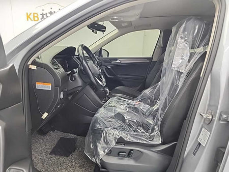 Volkswagen Tiguan — photo 11