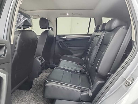Volkswagen Tiguan — photo 12