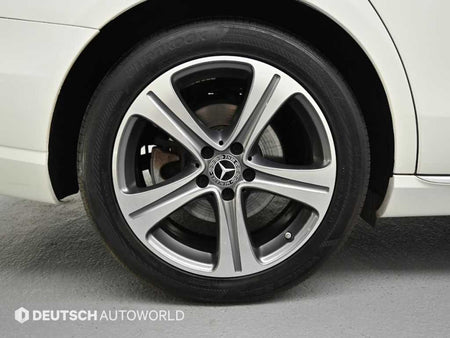 Mercedes-Benz E-Class — photo 05