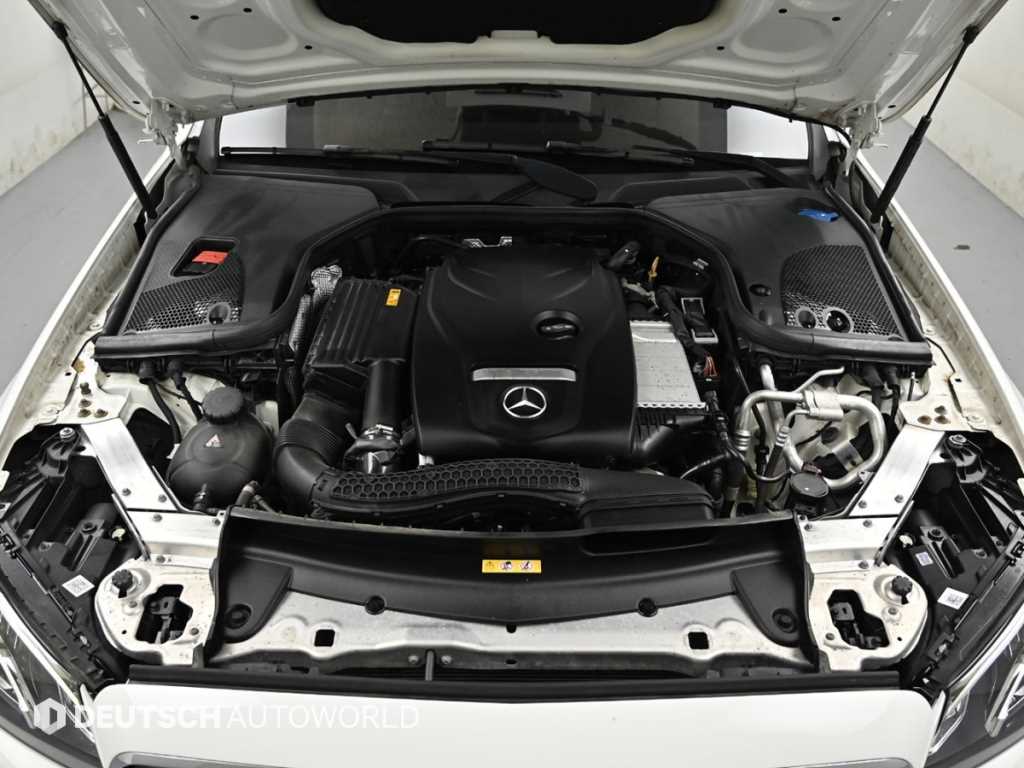 Mercedes-Benz E-Class — photo 06
