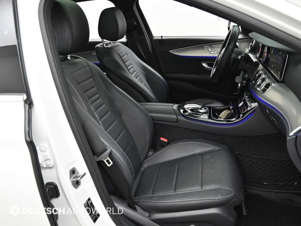 Mercedes-Benz E-Class — photo 10