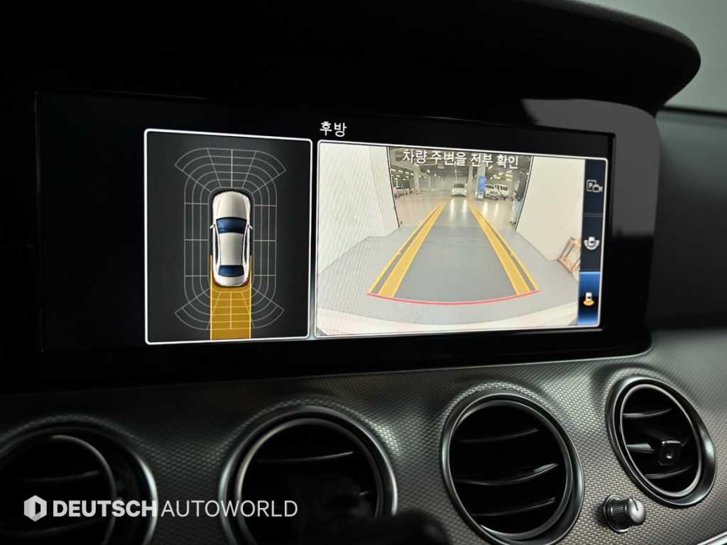 Mercedes-Benz E-Class — photo 15