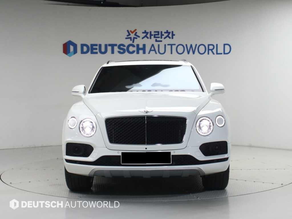 Bentley Bentayga — photo 03