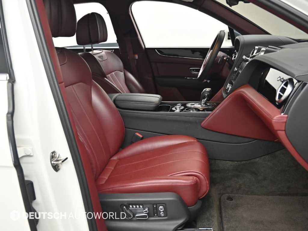 Bentley Bentayga — photo 10