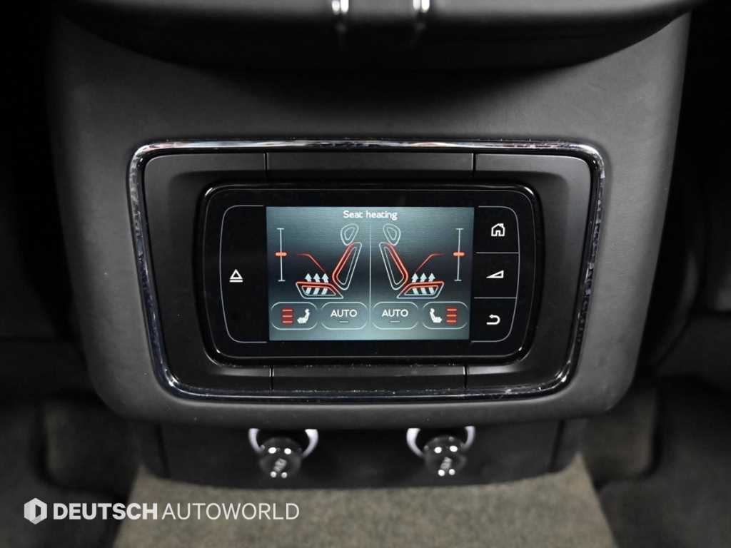 Bentley Bentayga — photo 16
