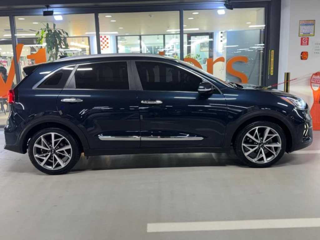 Kia Niro — photo 03