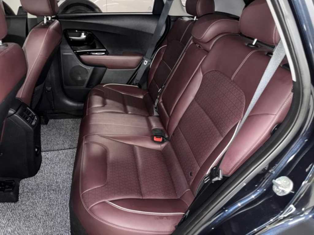 Kia Niro — photo 07
