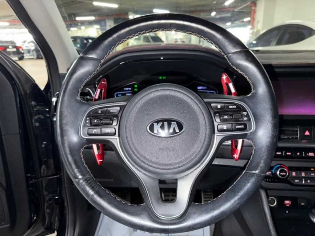 Kia Niro — photo 08