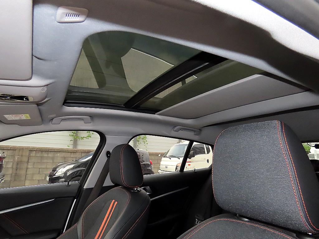 BMW 1-Series — photo 16