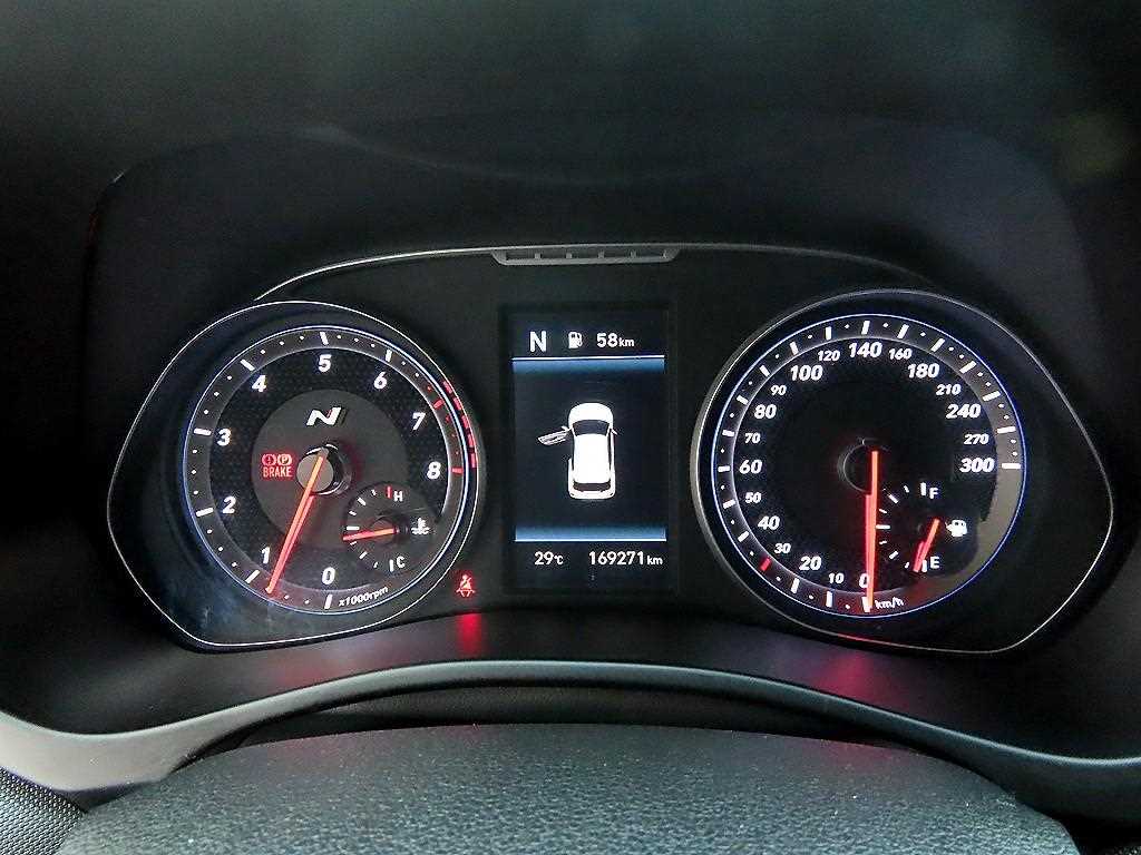 Hyundai Veloster — photo 09