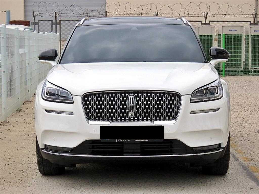 Lincoln Corsair — photo 01