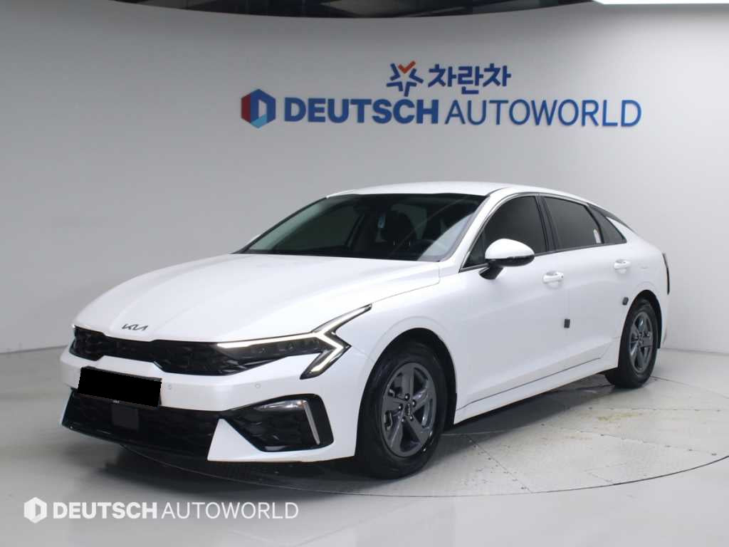 Kia K5 — photo 01