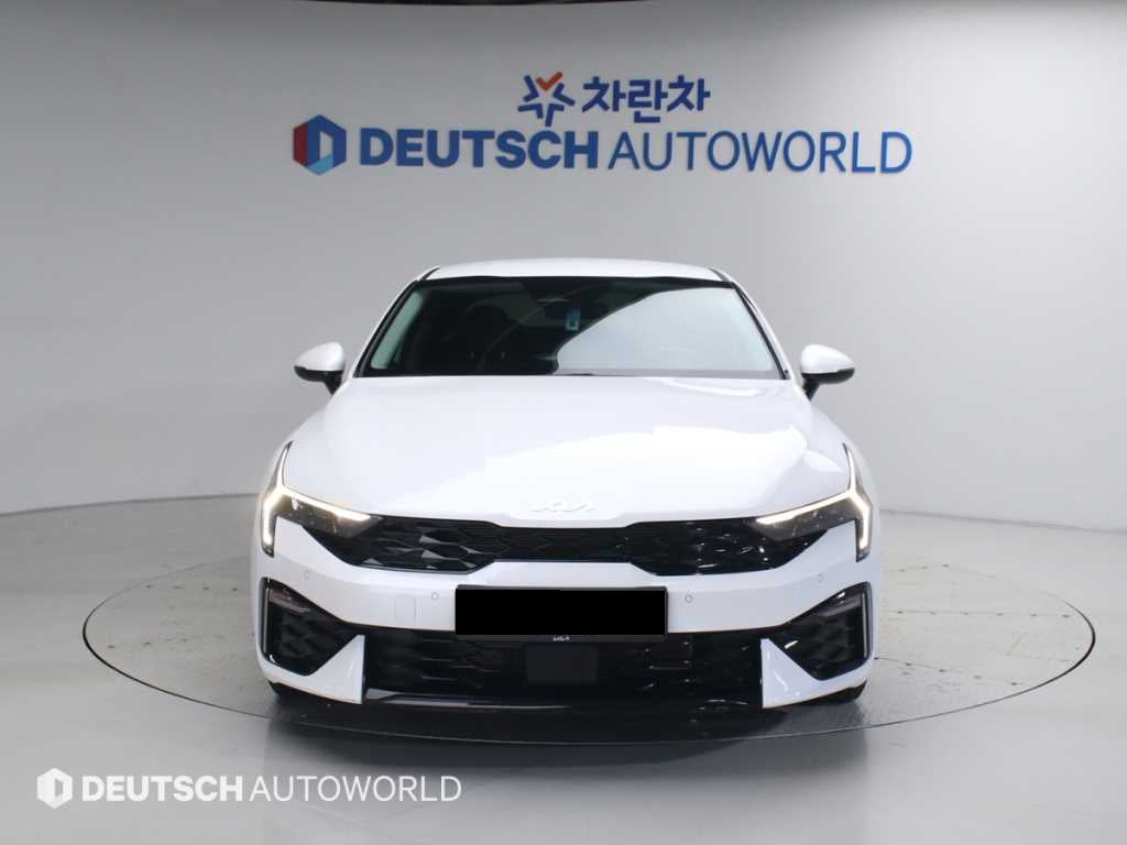 Kia K5 — photo 03