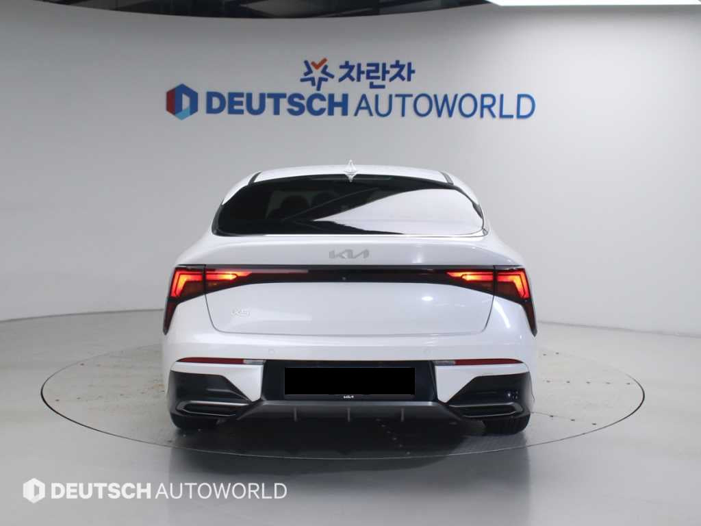 Kia K5 — photo 04