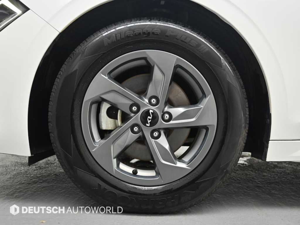 Kia K5 — photo 05