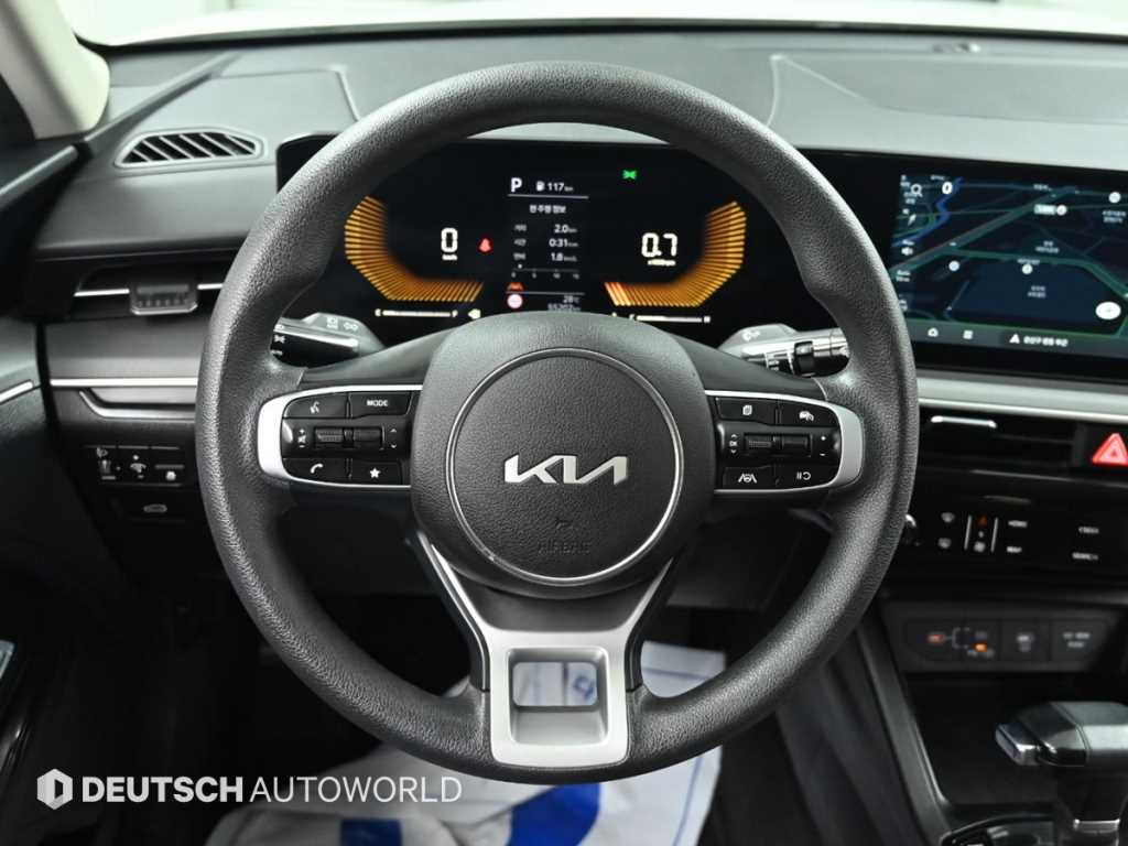 Kia K5 — photo 13